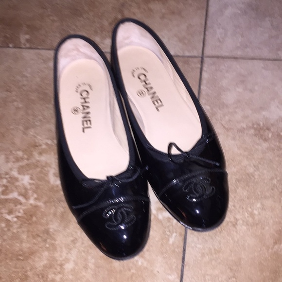 Chanel patent flats size 37 GUC made in Italy - Picture 2 of 6